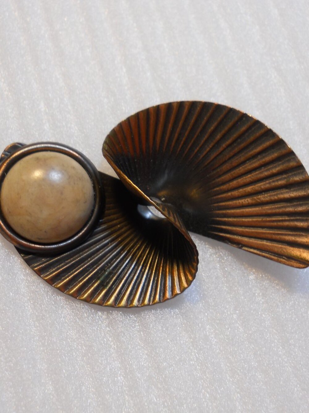 Twisted Shell Pin 1125 - Picture 2 of 3